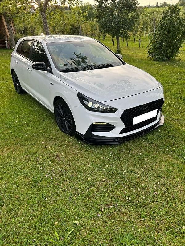 Schwarz Gebraucht 2020 Hyundai i30 Premium Kombi | 16.800 € (Superpreis) - Bild 1/4