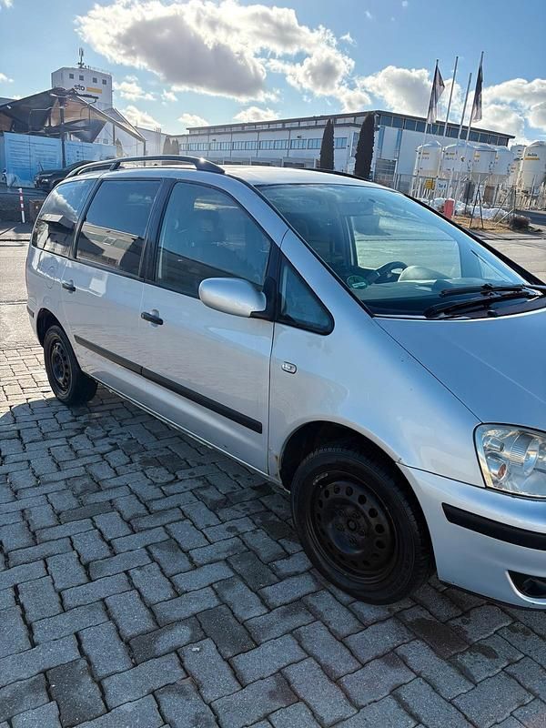 Gebraucht Ford Galaxy 115 PS (84 kW) 2001 Silber Van / Kleinbus