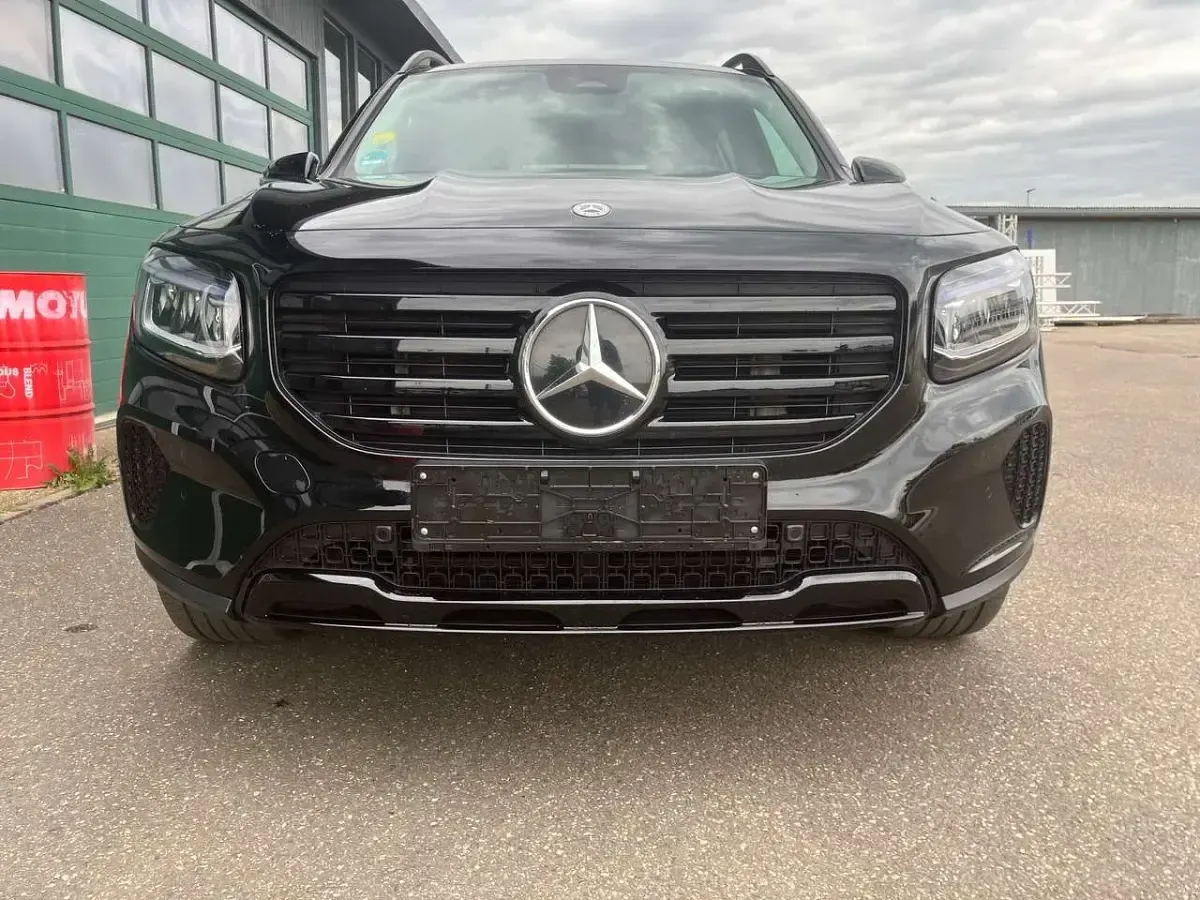 Gebraucht Mercedes GLB200 Night 150 PS (110 kW) 2024 Nachtschwarz  unilack SUV