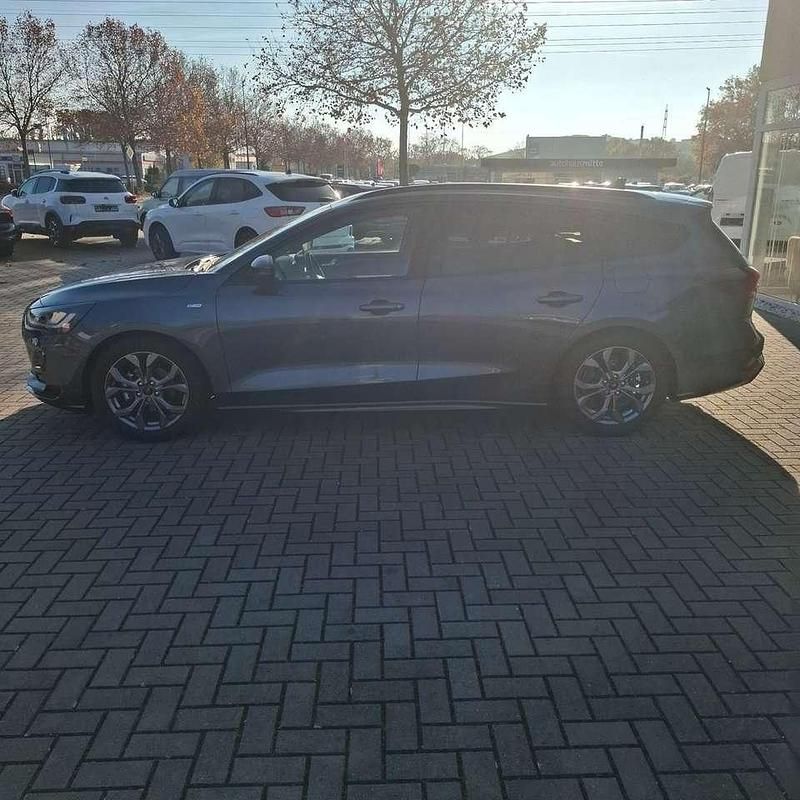 Gebraucht Ford Focus ST-Line X 116 PS (85 kW) 2024 Chromablaumetallic Kombi
