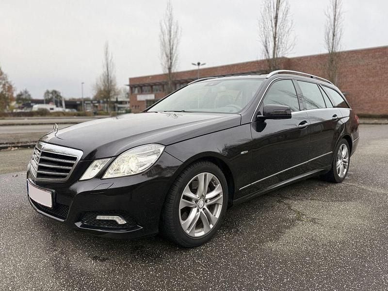 Gebraucht Mercedes E350 231 PS (169 kW) 2010 Schwarz Limousine