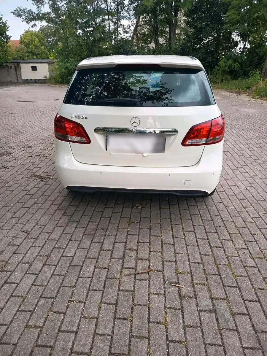 Gebraucht Mercedes C180 108 PS (79 kW) 2017 Weiß Limousine