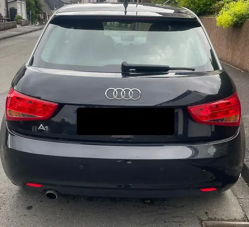 Gebraucht Audi A1 Ambition 86 PS (63 kW) 2011 Schwarz Kleinwagen