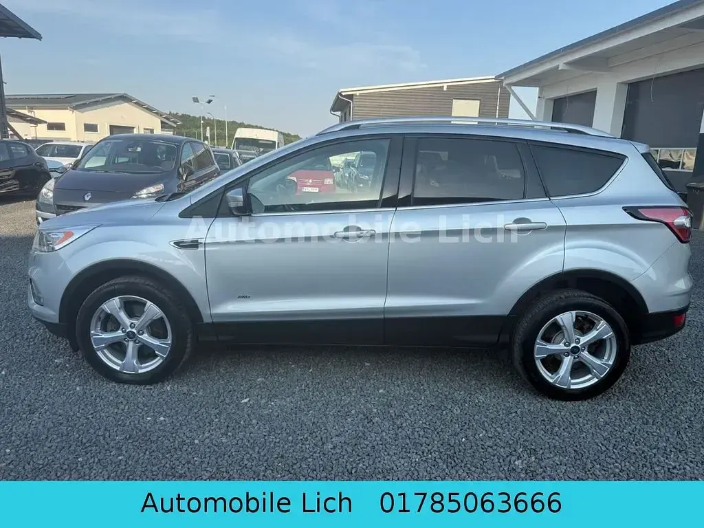 Gebraucht Ford Kuga Titanium 179 PS (131 kW) 2017 Silber SUV