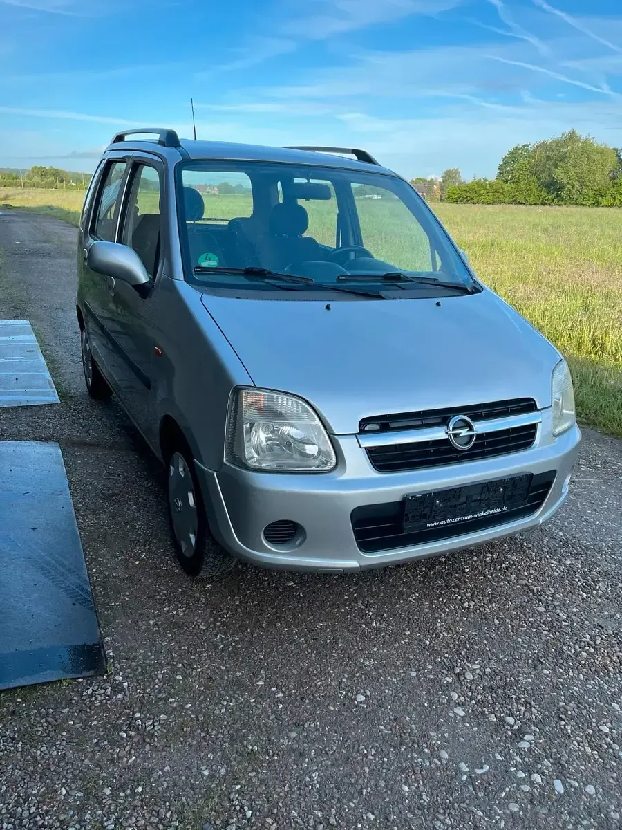 Gebraucht Opel Agila 60 PS (44 kW) 2006 Silber Kleinwagen