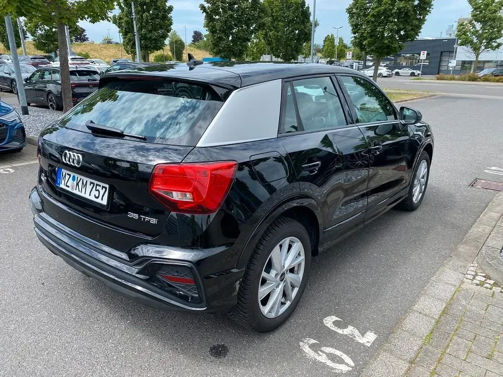Gebraucht Audi Q2 S-Line 150 PS (110 kW) 2025 Schwarz SUV