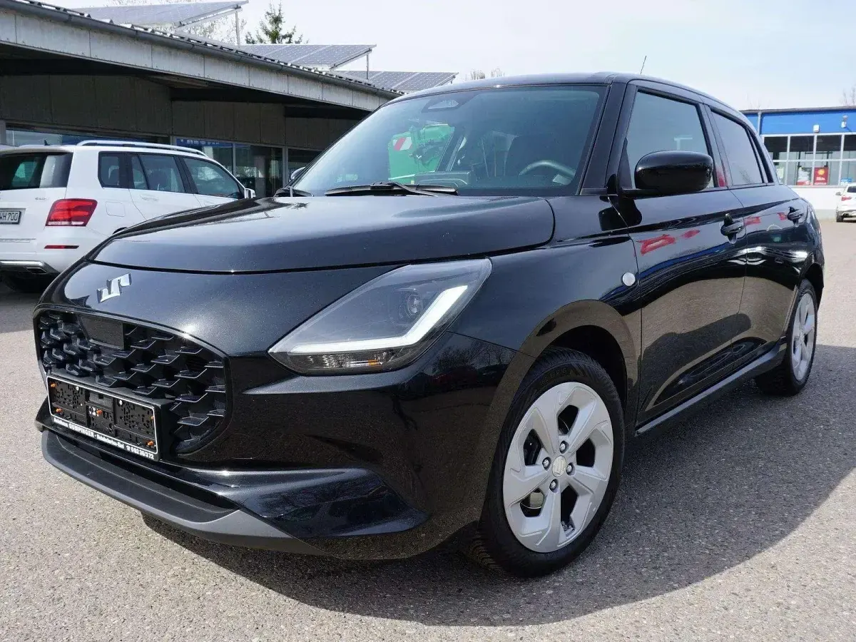 Gebraucht Suzuki Swift Comfort 83 PS (61 kW) 2025 Schwarz Kleinwagen