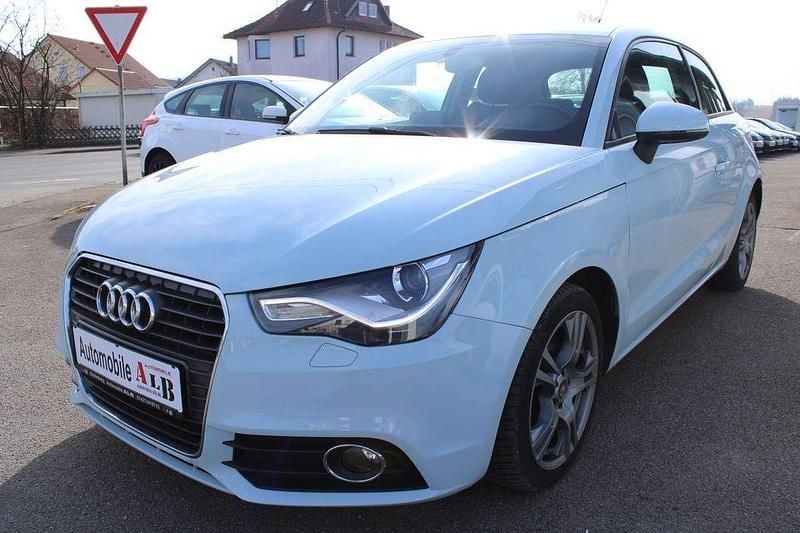 Gebraucht Audi A1 Ambition 122 PS (89 kW) 2010 Blau Kleinwagen