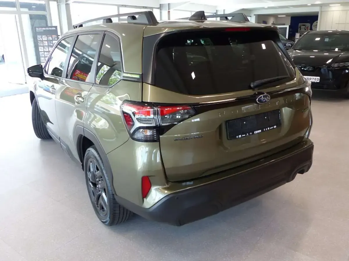 Neu Subaru Forester Exclusive+ 136 PS (100 kW) 2025 Magnetite grey met. SUV