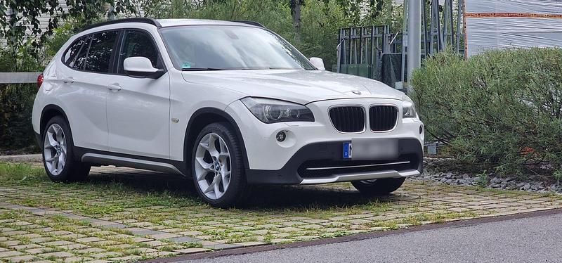 Weiß Gebraucht 2012 BMW X1 SUV | 8.500 € (Guter Preis) - Bild 1/4