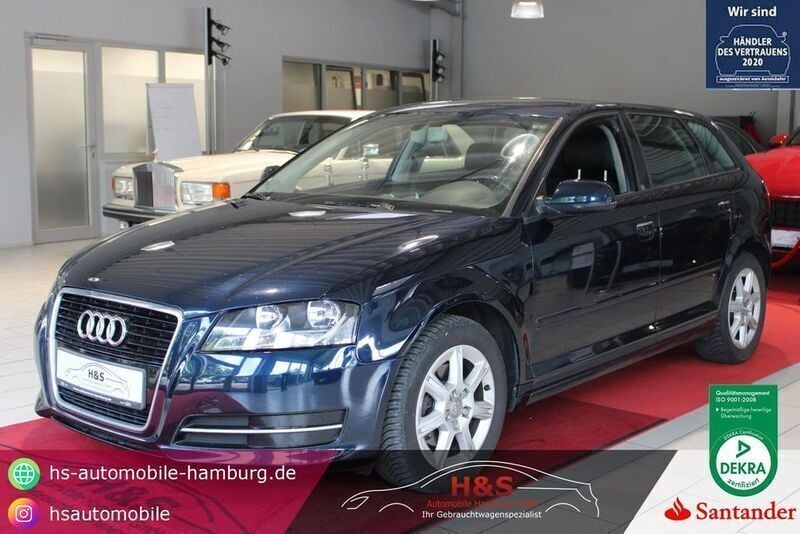 Tiefseeblau perleffekt Gebraucht 2012 Audi A3 Sportback Ambiente Limousine | 6.500 € (Fairer Preis) - Bild 1/2