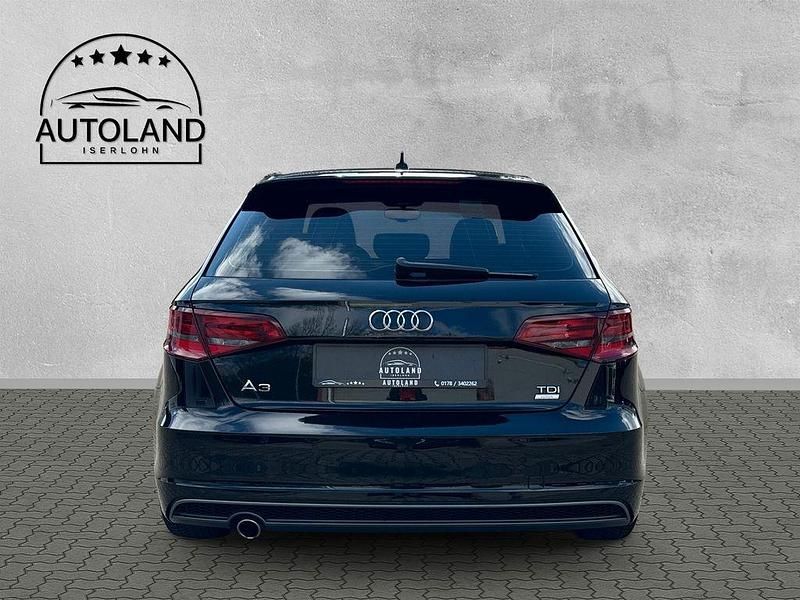 Gebraucht Audi A3 Attraction 110 PS (80 kW) 2015 Schwarz Limousine