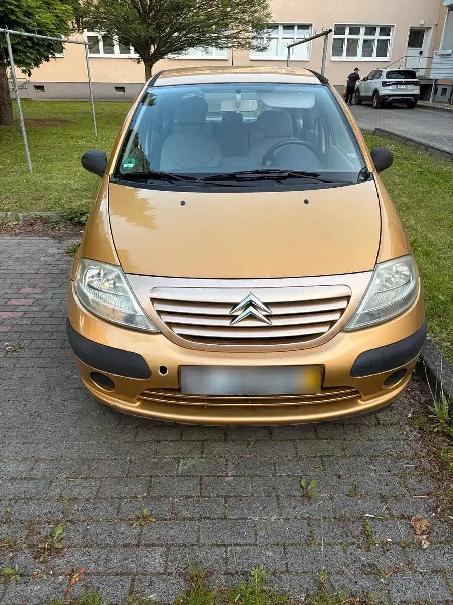 Usado Citroën C3 59 CV (43 kW) 2003 Dorado Utilitario