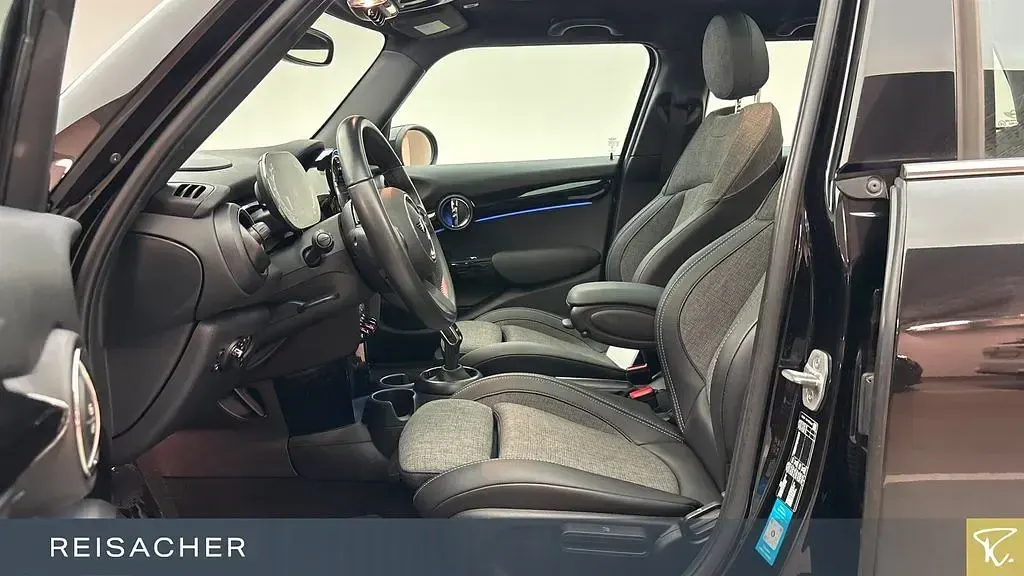 Gebraucht Mini Cooper Classic 136 PS (100 kW) 2023 Schwarz Kleinwagen