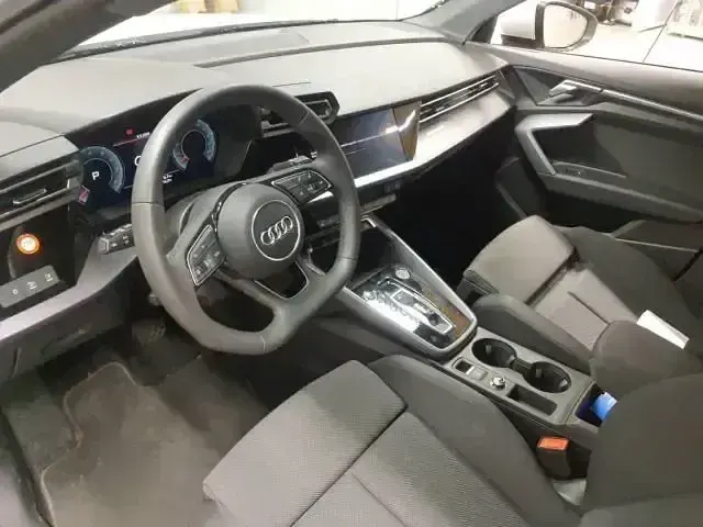 Gebraucht Audi A3 S-Line 116 PS (85 kW) 2025 Weiß Limousine