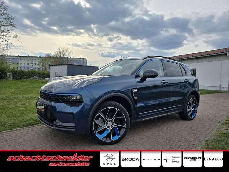 Blue uni, shiny black roof Gebraucht 2022 Lynk & Co 01 SUV | 23.990 € (Fairer Preis) - Bild 1/4