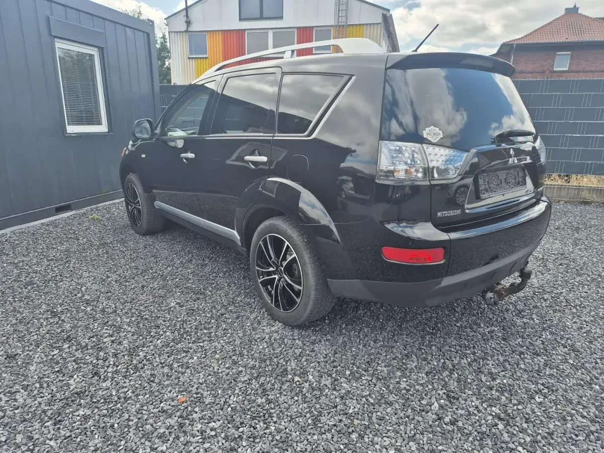 Gebraucht Mitsubishi Outlander 156 PS (114 kW) 2010 Schwarz SUV