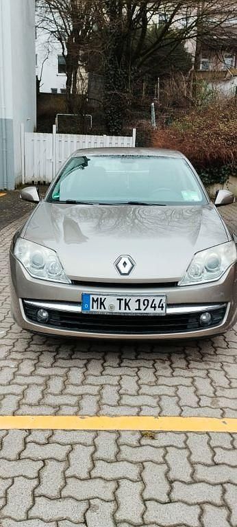 Gebraucht Renault Laguna III Expression 110 PS (80 kW) 2009 Gold Limousine