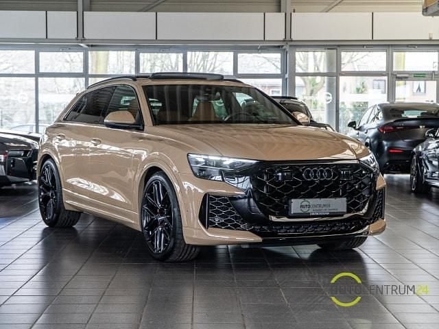 Sakhirgold metallic Neu 2025 Audi RS Q8 SUV | 133.990 € (Superpreis) - Bild 1/4
