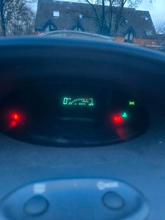 Gebraucht Toyota Yaris 65 PS (47 kW) 2004 Blau Limousine