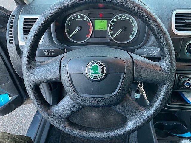 Gebraucht Skoda Fabia Classic 69 PS (50 kW) 2010 Grau Limousine