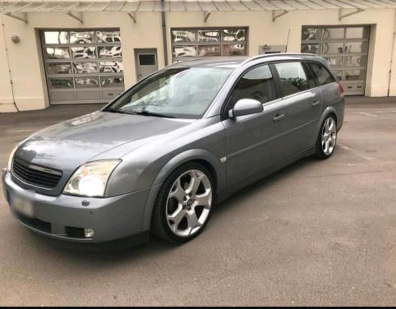 Andere farben Gebraucht 2004 Opel Vectra Kombi | 3.000 € (Etwas zu teuer) - Bild 1/4
