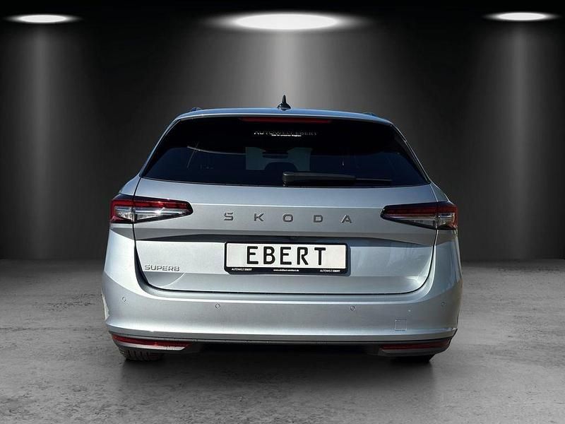 Gebraucht Skoda Superb Selection 150 PS (110 kW) 2024 Aluminiumsilber Kombi