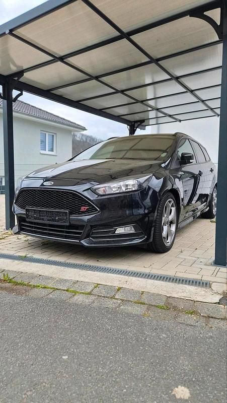 Używany Ford Focus ST 185 KM (136 kW) 2017 Czarny Kombi