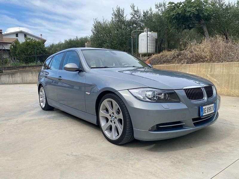 Blau Gebraucht 2007 BMW 335 Performance Kombi | 12.500 € (Superpreis) - Bild 1/4
