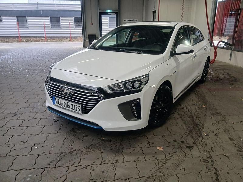 Weiß Gebraucht 2018 Hyundai Ioniq Style Kleinwagen | 13.800 € (Fairer Preis) - Bild 1/4