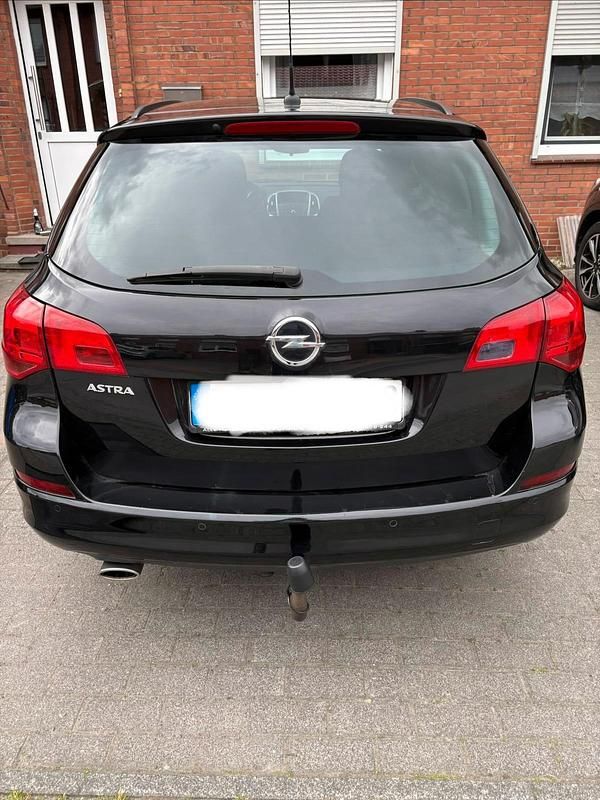 Gebraucht Opel Astra 120 PS (88 kW) 2011 Schwarz Kombi