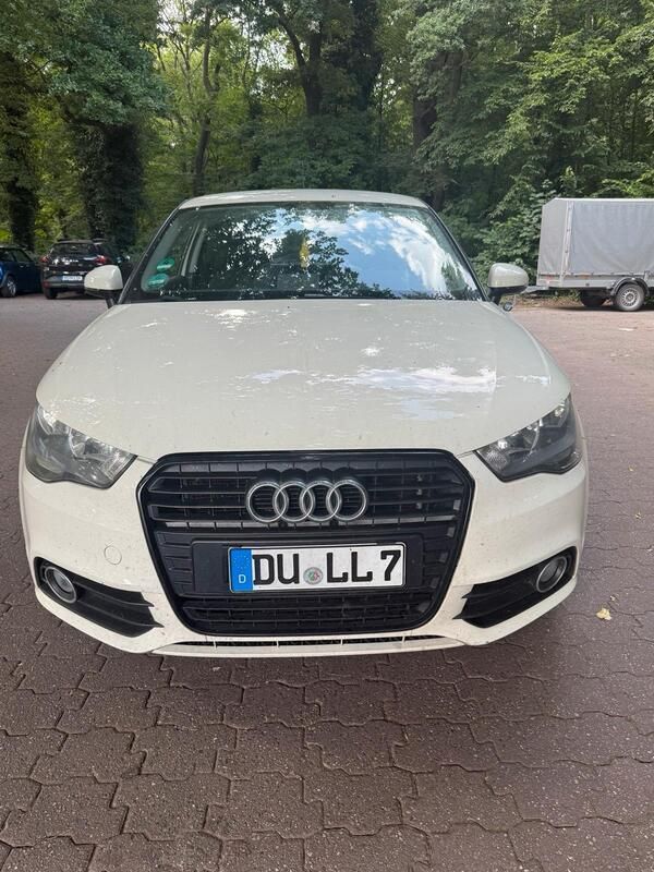 Weiß Gebraucht 2011 Audi A1 Kleinwagen | 6.800 € (Fairer Preis) - Bild 1/4