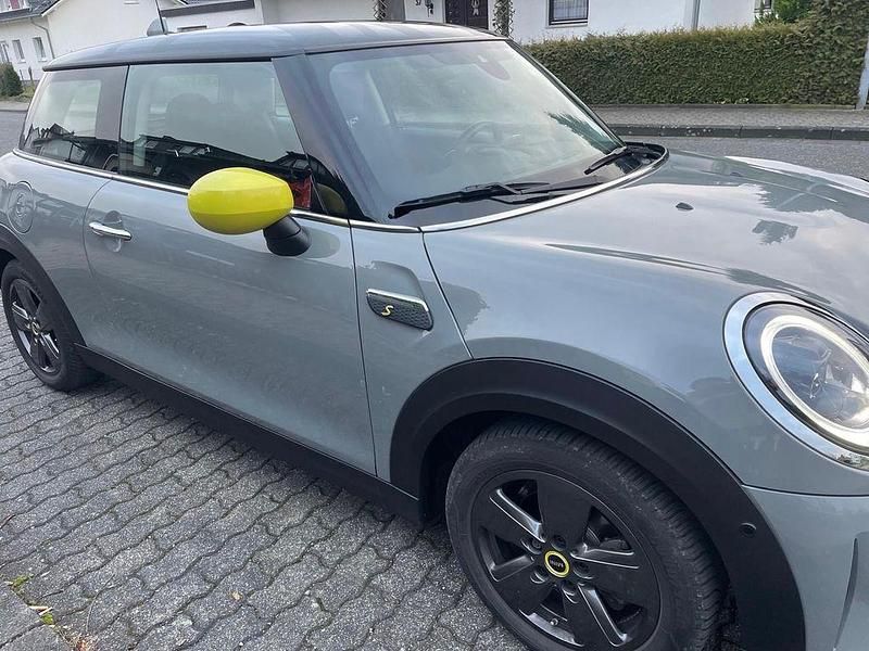 Grau Gebraucht 2022 Mini Cooper SE Kleinwagen | 15.950 € (Guter Preis) - Bild 1/4