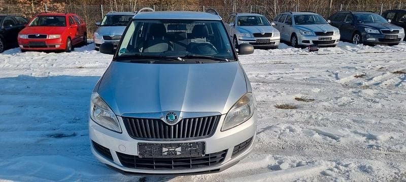 Silber Gebraucht 2011 Skoda Fabia Cool Edition Kombi | 1.900 € (Guter Preis) - Bild 1/4