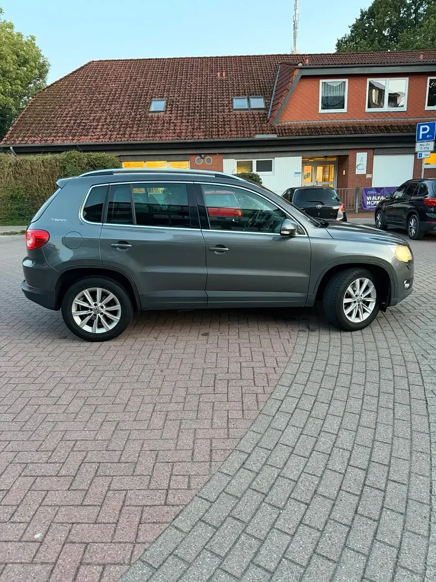 Gebraucht VW Tiguan 140 PS (102 kW) 2010 Grau SUV
