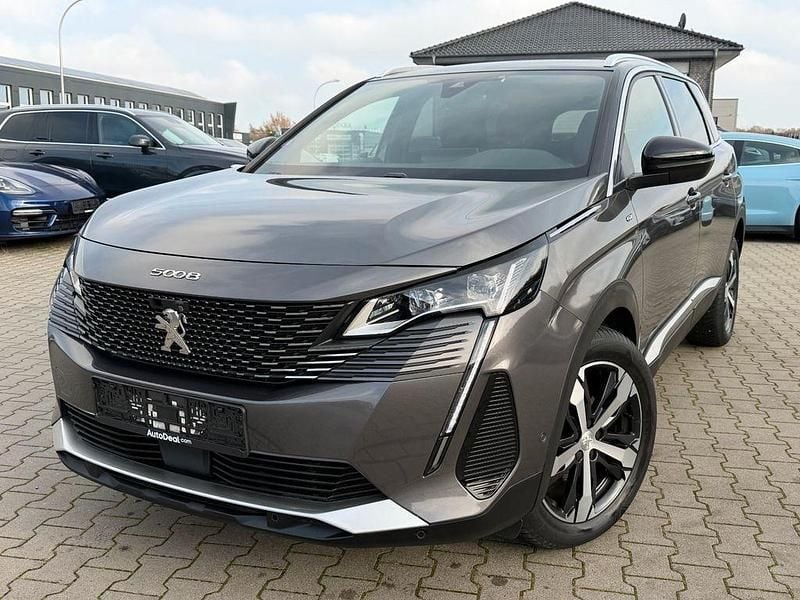 Grau Gebraucht 2021 Peugeot 5008 GT-line Van / Kleinbus | 19.635 € (Superpreis) - Bild 1/4