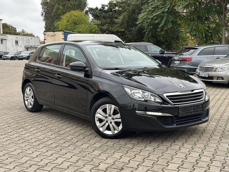 Gebraucht Peugeot 308 Active 120 PS (88 kW) 2017 Blau Limousine