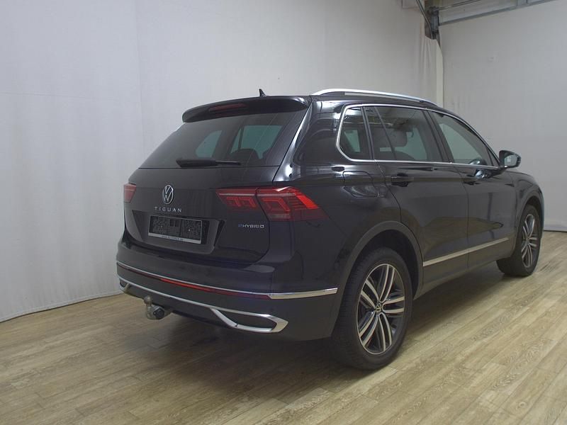 Gebraucht VW Tiguan Elegance 245 PS (180 kW) 2023 Schwarz SUV