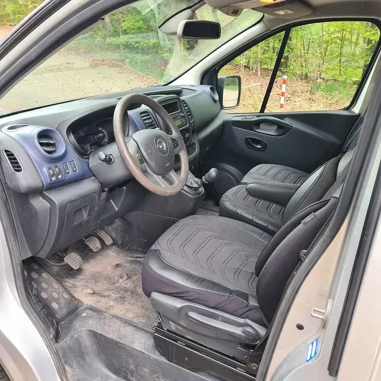 Gebraucht Opel Vivaro 125 PS (91 kW) 2018 Silber Van / Kleinbus