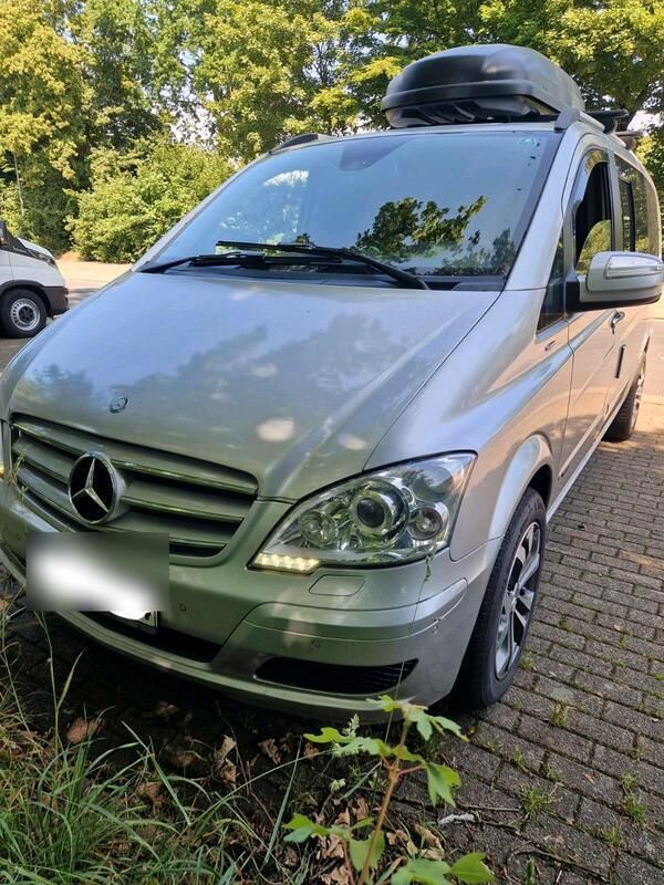 Silber Gebraucht 2011 Mercedes Viano Van / Kleinbus | 13.000 € (Superpreis) - Bild 1/4