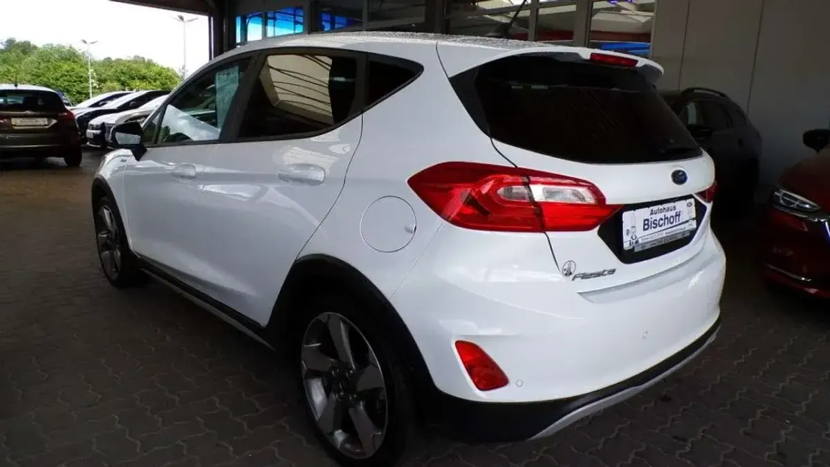 Gebraucht Ford Fiesta Active 125 PS (91 kW) 2019 Frozen white Kleinwagen