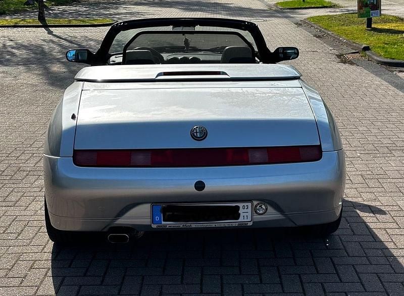 Gebraucht Alfa Romeo Spider 150 PS (110 kW) 2001 Silber Cabrio