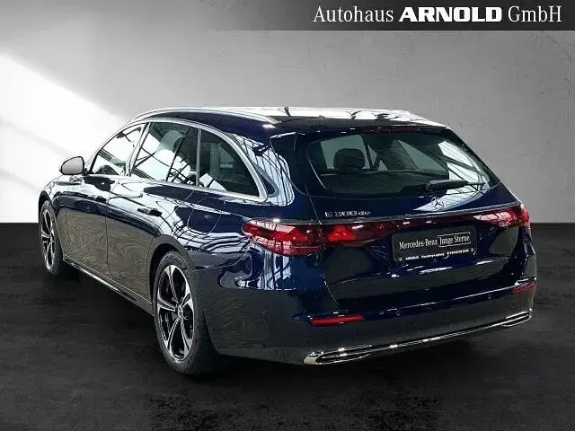 Gebraucht Mercedes E300 Avantgarde 313 PS (230 kW) 2025 Nautikblau Kombi