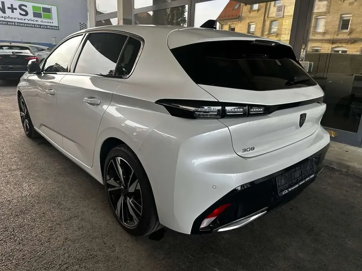 Gebraucht Peugeot 308 Allure 131 PS (96 kW) 2023 Lack weiss perlglänzend/ty Kleinwagen