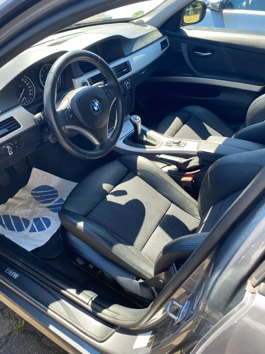 Occasion BMW 320 170 ch (125 kW) 2011 Gris Berline