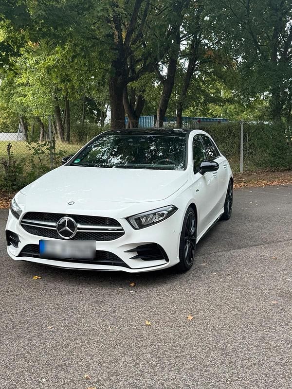 Weiß Gebraucht 2019 Mercedes A35 AMG AMG Limousine | 36.500 € (Etwas zu teuer) - Bild 1/4