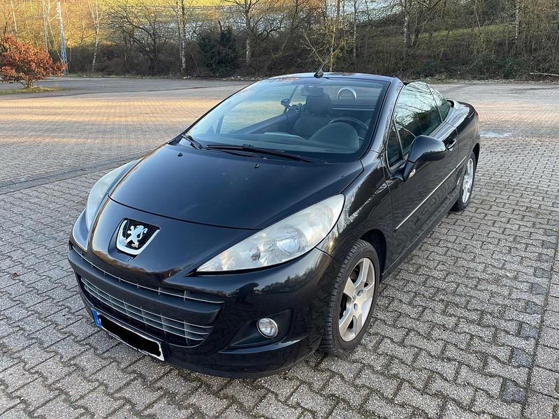 Gebraucht Peugeot 207 CC 120 PS (88 kW) 2012 Schwarz Cabrio
