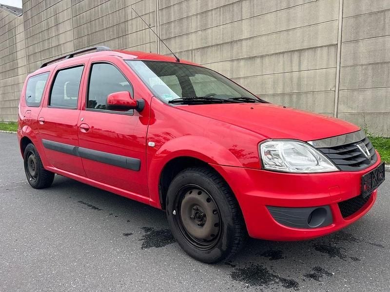 Rot Gebraucht 2011 Dacia Logan MCV Ambiance Limousine | 1.999 € (Guter Preis) - Bild 1/4