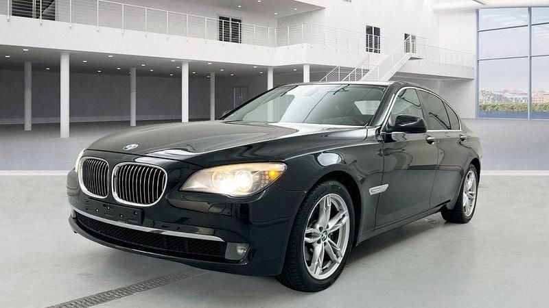 Gebraucht BMW 740 326 PS (239 kW) 2011 Schwarz Limousine