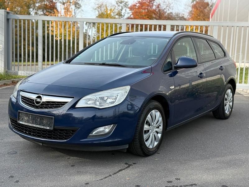 Blau Gebraucht 2011 Opel Astra Kombi | 2.950 € (Fairer Preis) - Bild 1/4